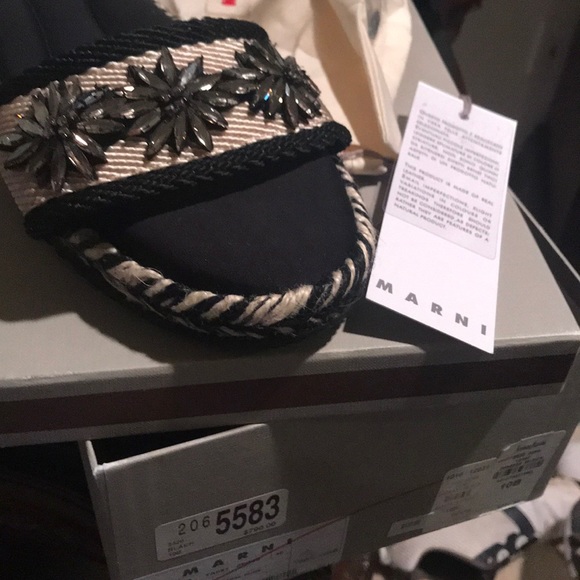 MARNI slides - Picture 5 of 8